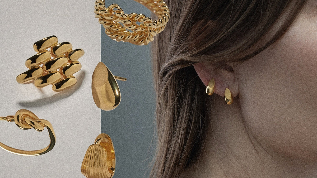 Collection of elegant gold jewelry showcasing Portuguese jewelry craftsmanship.