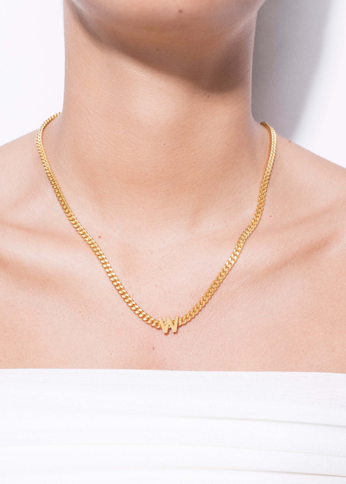 colar com letra e pendente W Colares