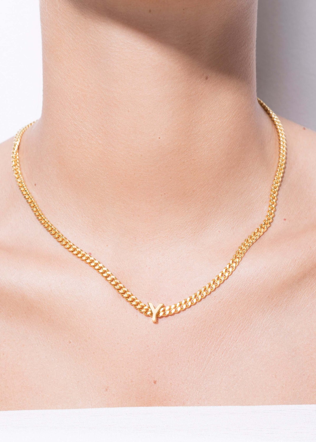 colar com letra Y pendente Colares