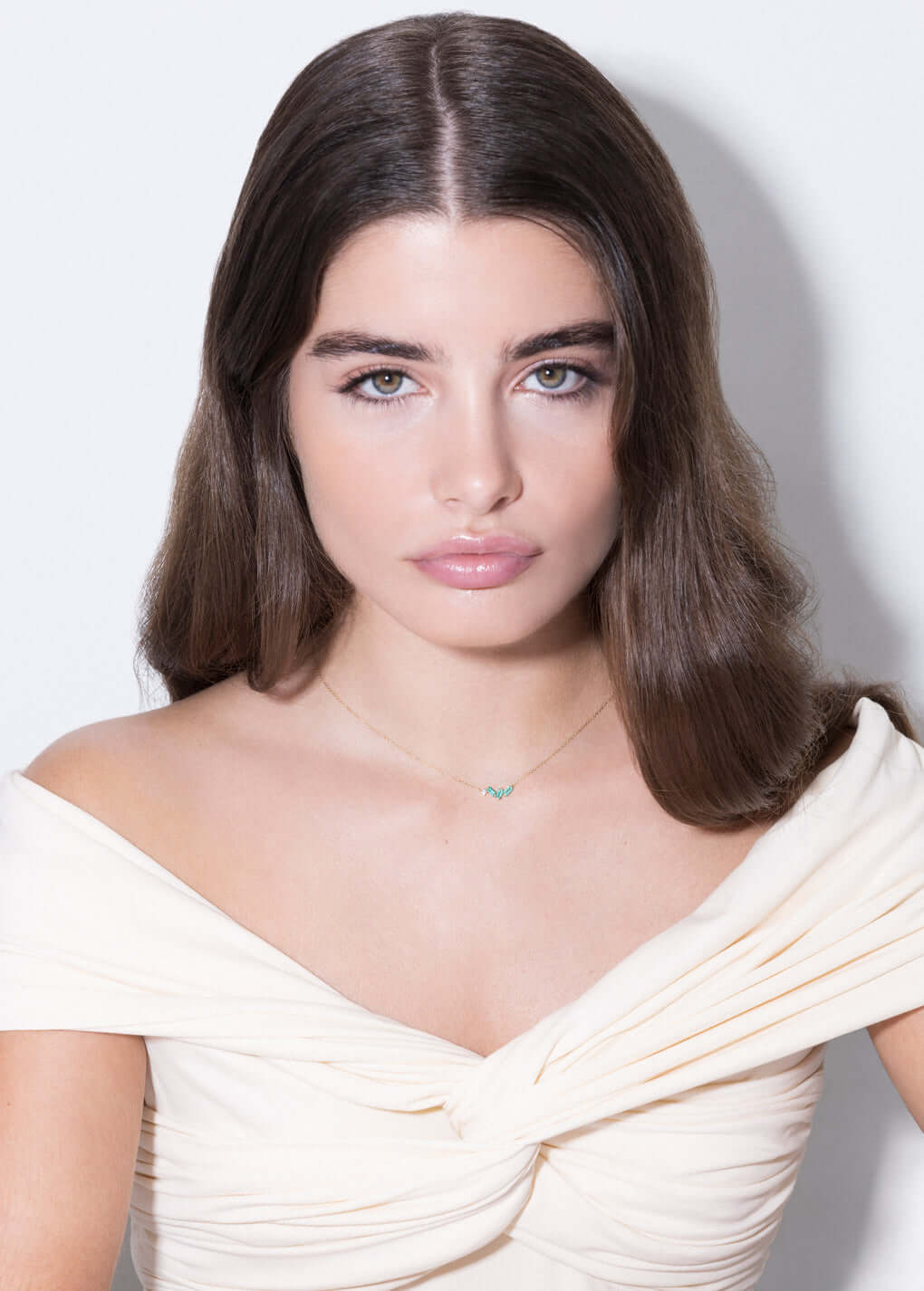 colar de esmeralda e diamante em ouro 18k Colares