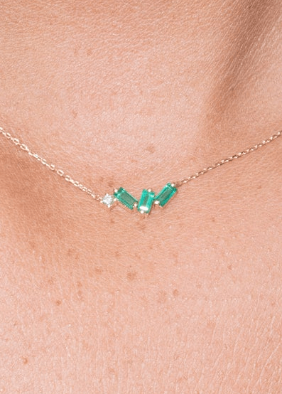 colar de esmeralda e diamante em ouro 18k Colares