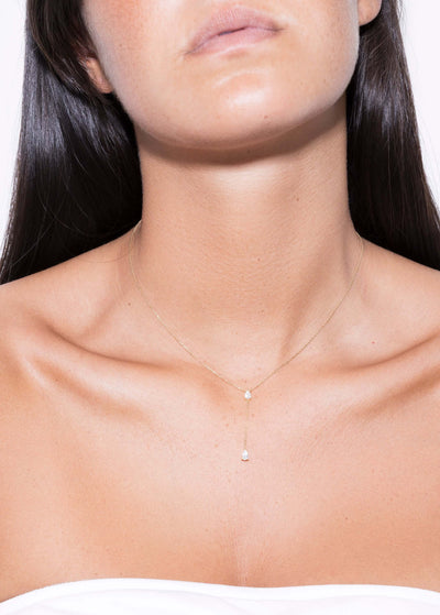 colar de 18k com dois diamantes ligados Colares