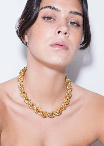 colar choker bia goliath