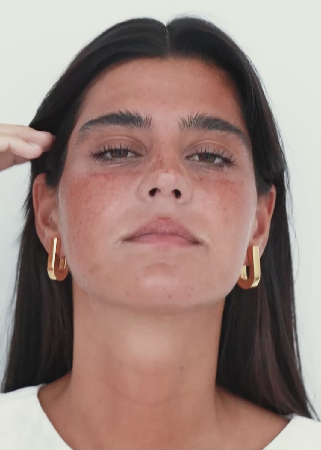Load video: Fiona earrings Earrings