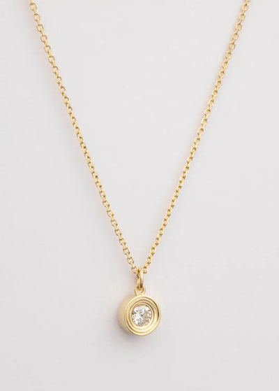 colar redondo com diamante em aro de 18k Colares